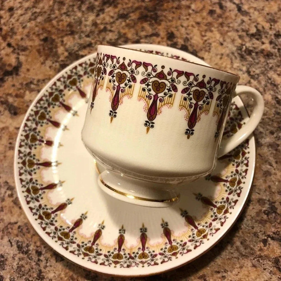 Teacup and saucers 2 Sets Lot - Picture 4 of 5